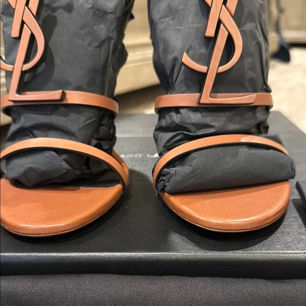 Saint Laurent Cassandra BNIB Tan Heel sandals